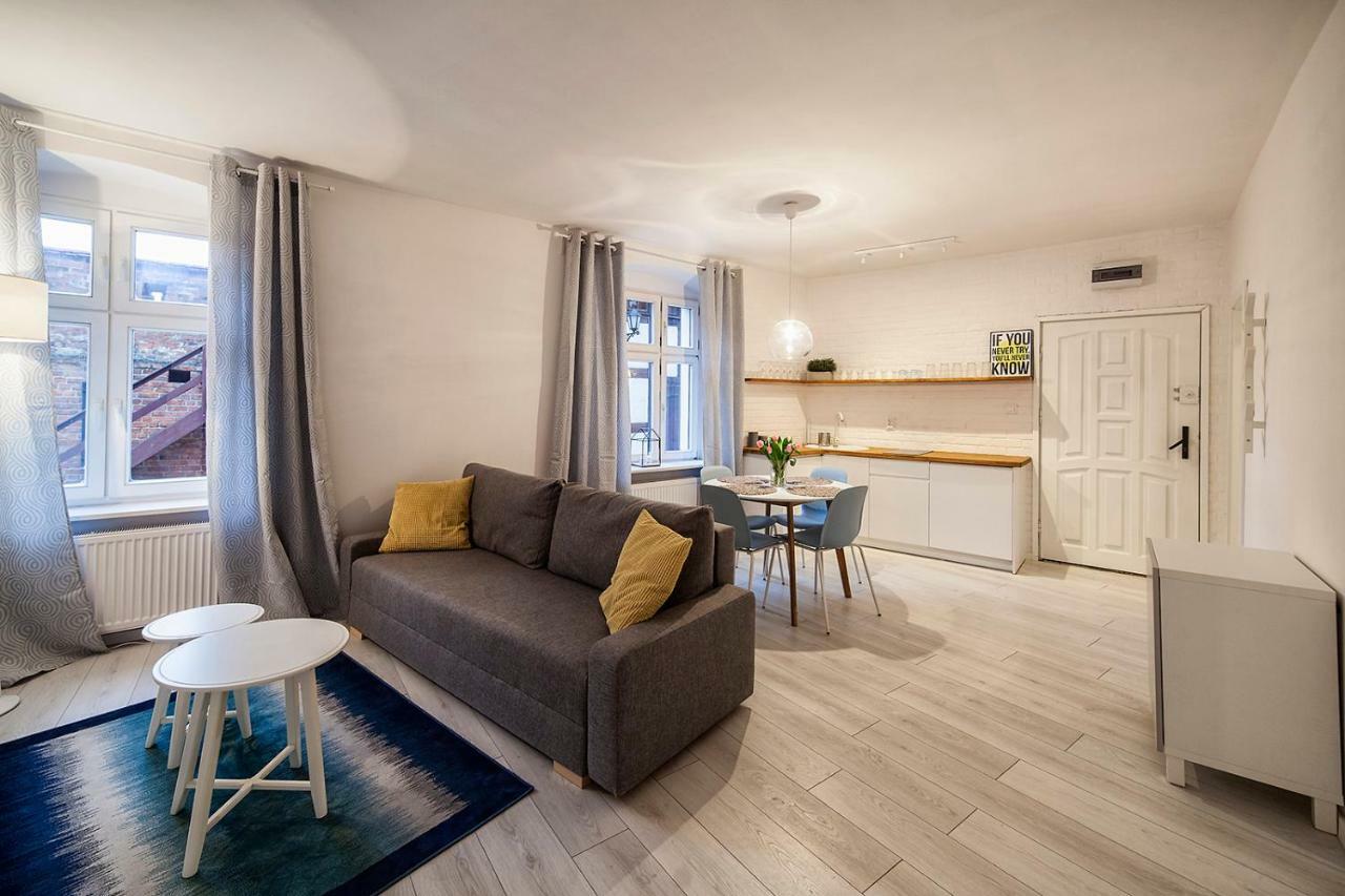 Apartamenty Torunskie Pod Krzywa Wieza Luaran gambar