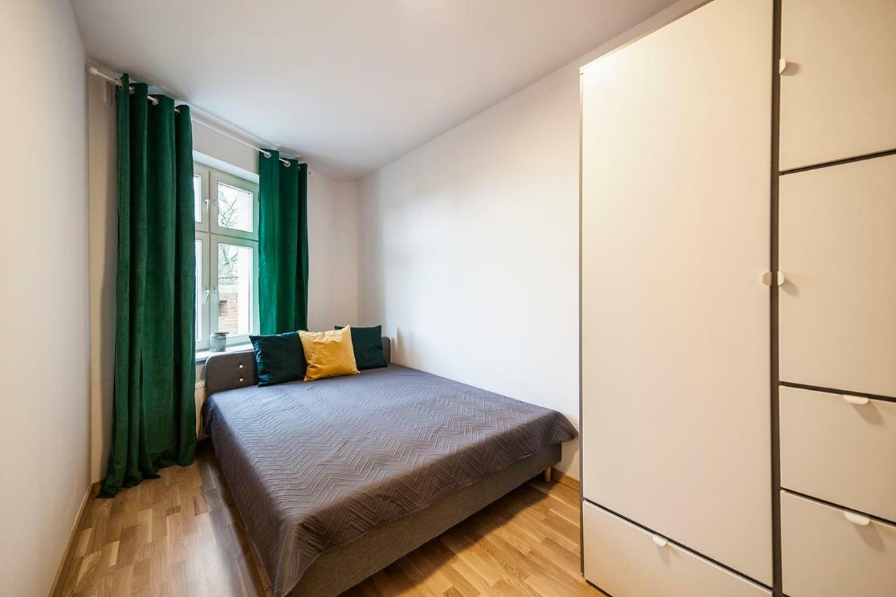 Apartamenty Torunskie Pod Krzywa Wieza Luaran gambar