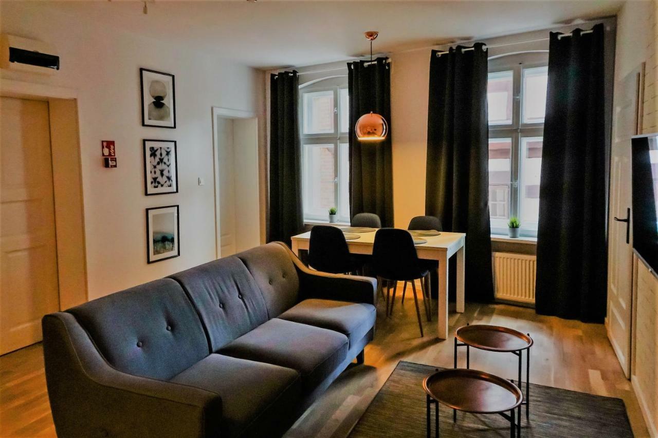 Apartamenty Torunskie Pod Krzywa Wieza Luaran gambar